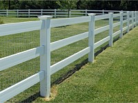 <b>3 Rail Ranch Rail White Vinyl Privacy Fence with Wire Mesh and New England Post Caps</b>